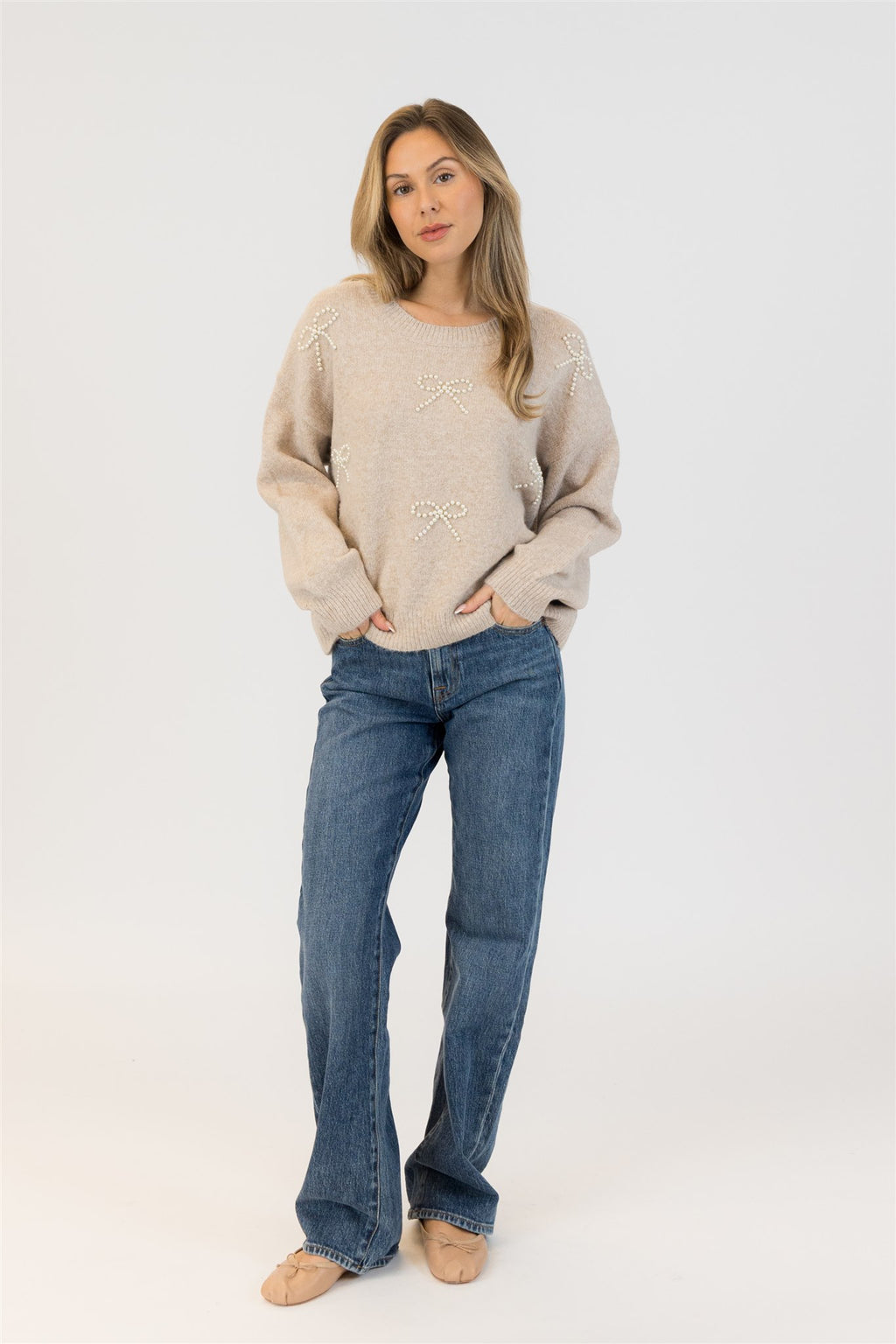 Bows Crewneck - Beige | Lyla & Luxe