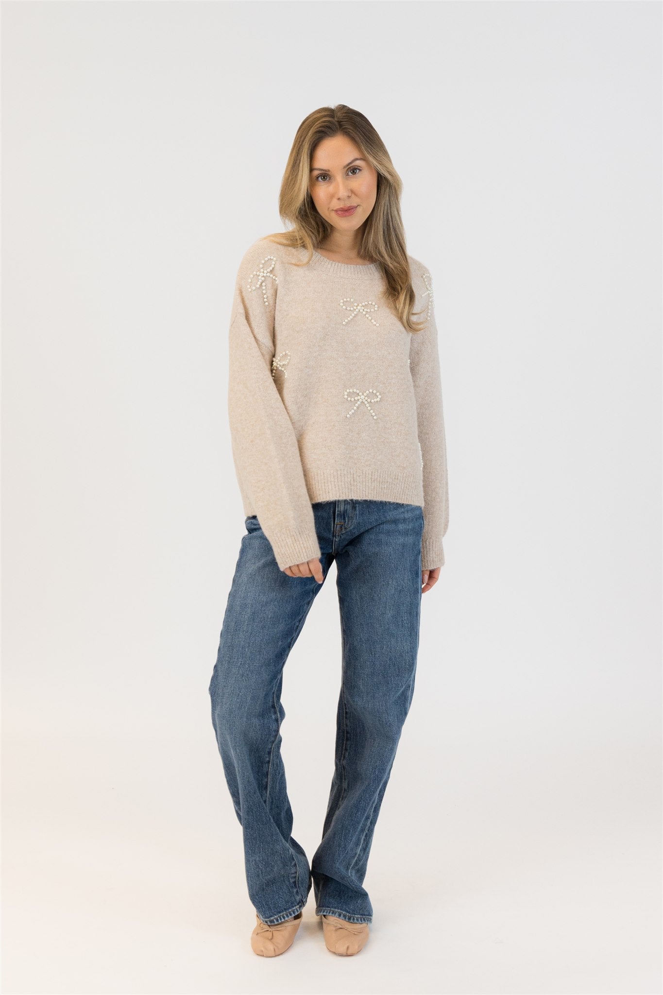 Bows Crewneck - Beige | Lyla & Luxe