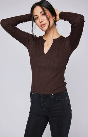 Olympia V-neck | Gentle Fawn