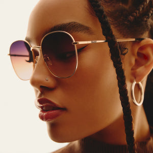 Jezabel - Gold Frame/ Futuredusk Poppy Lens | Quay Australia