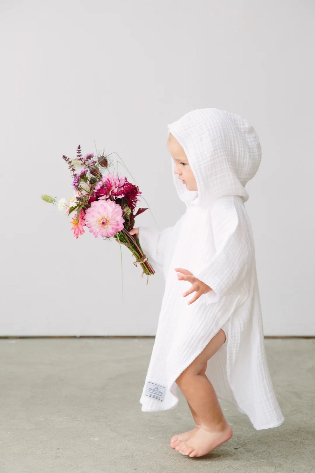 The Pebble - Kids Muslin Poncho Seashell | Tofino Towel